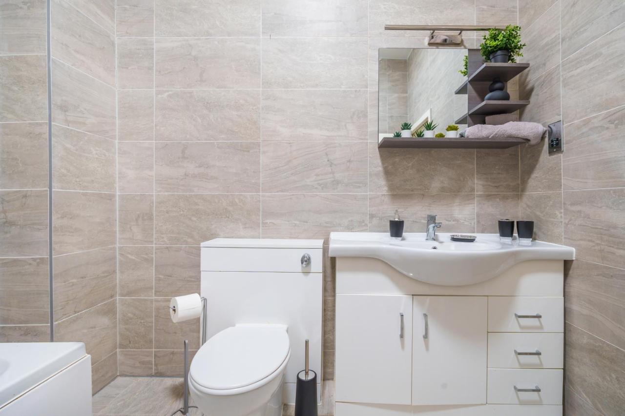 Spacious City Centre Apartment - Sleeps 8 Liverpool Buitenkant foto