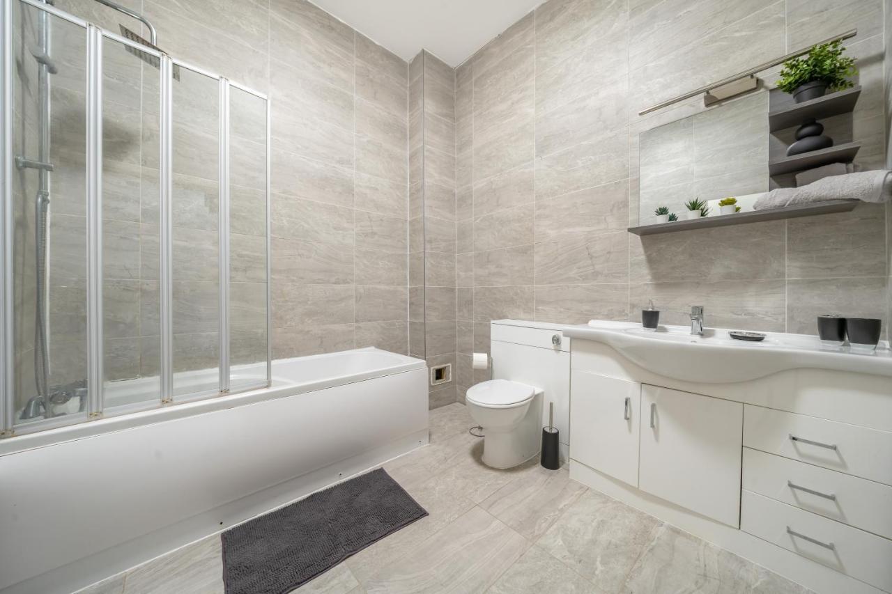 Spacious City Centre Apartment - Sleeps 8 Liverpool Buitenkant foto